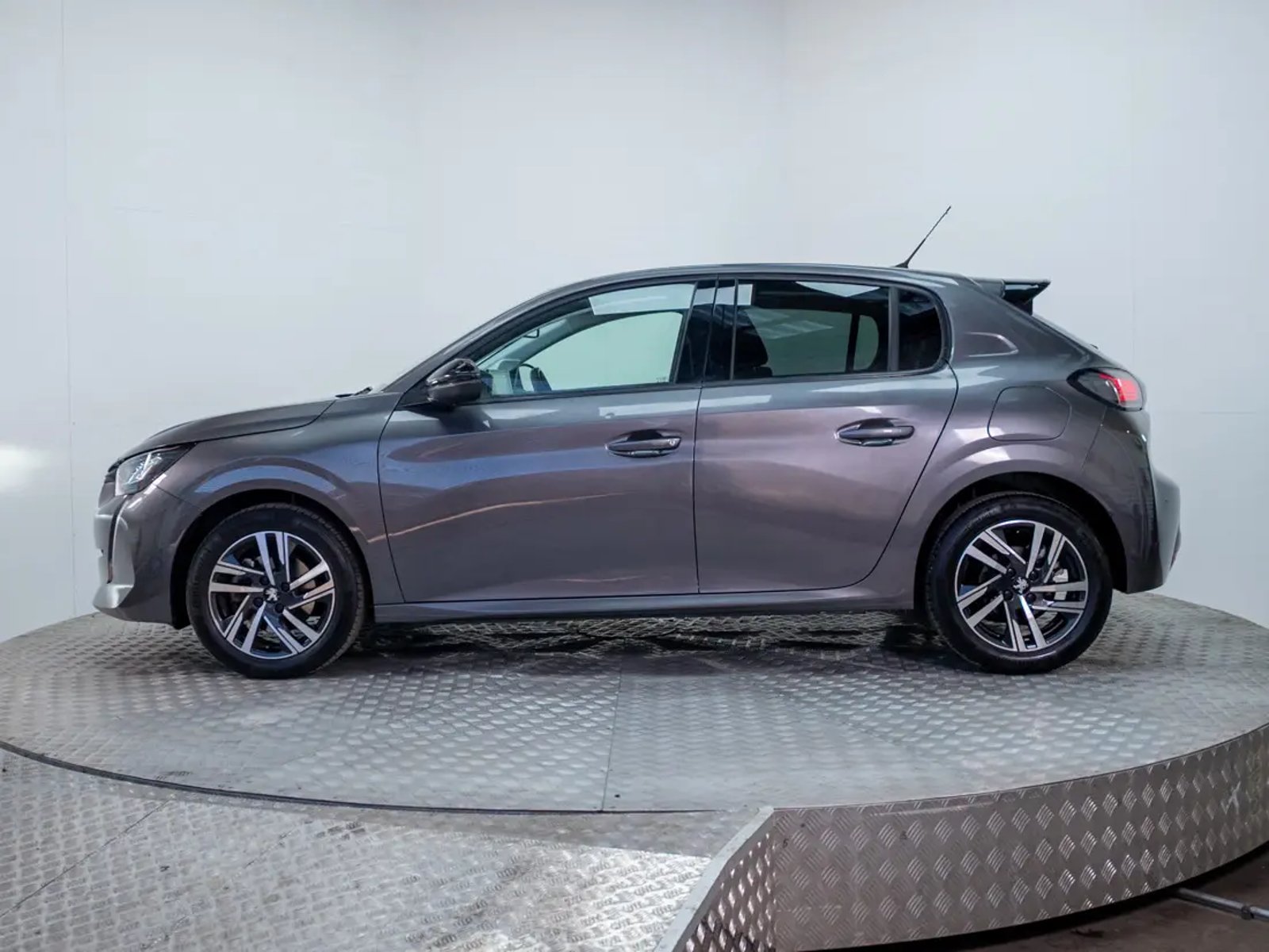 Peugeot 208 2024 - Foto 4 de 19