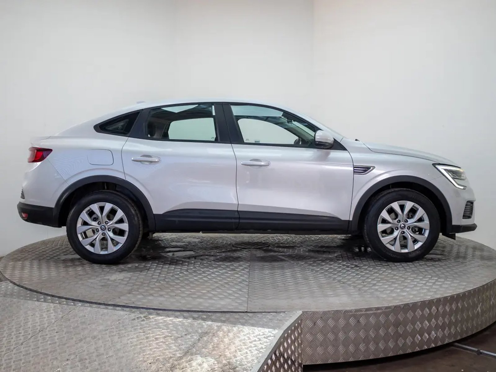 RENAULT ARKANA 2022 - Imagen 10 de 18