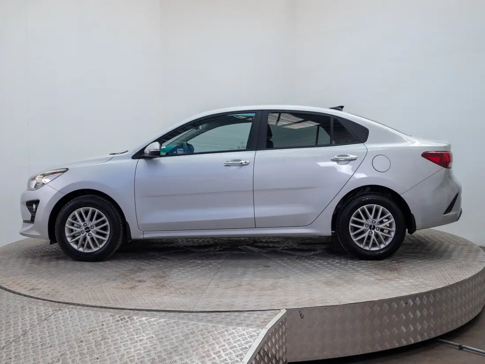 Kia RIO 4 2023 - Foto 4 de 20