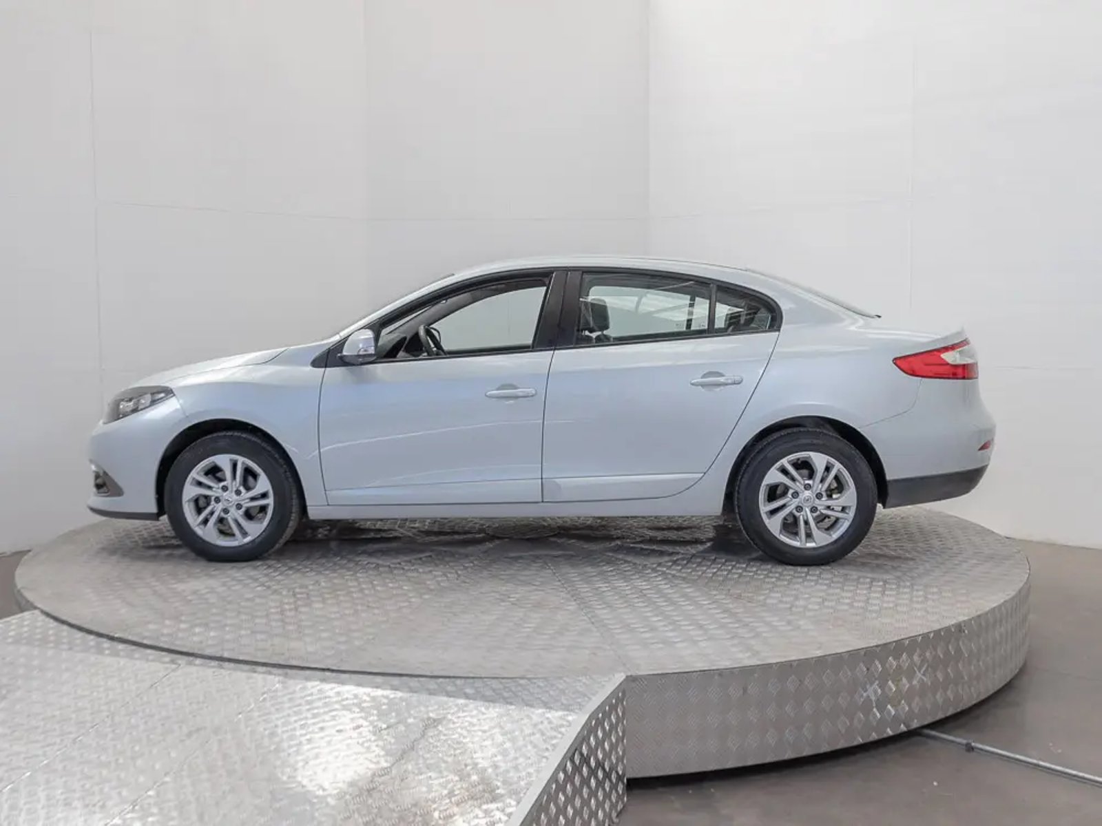 Renault FLUENCE 2019 - Foto 4 de 14