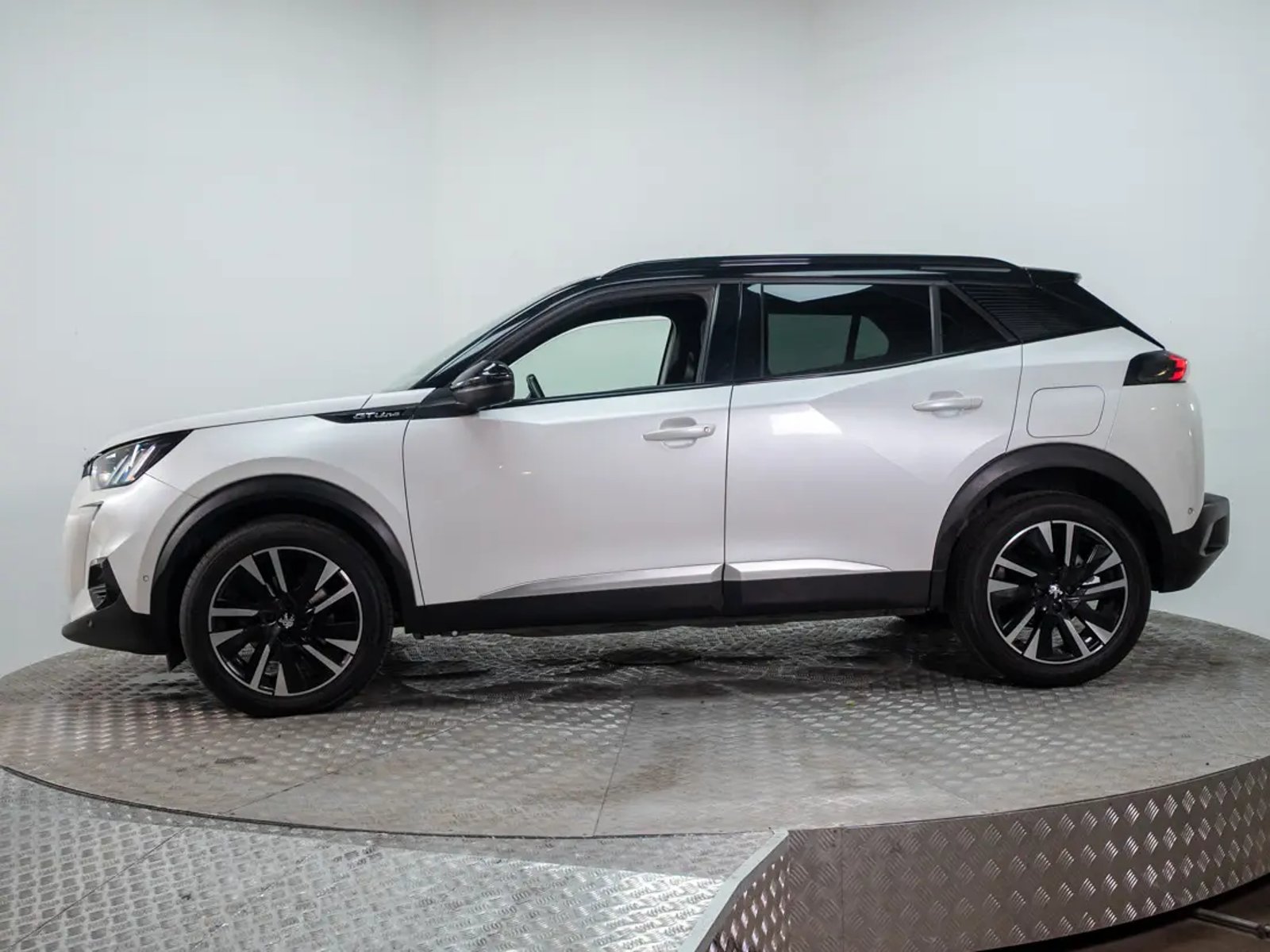 PEUGEOT 2008 2021 - Imagen 7 de 19
