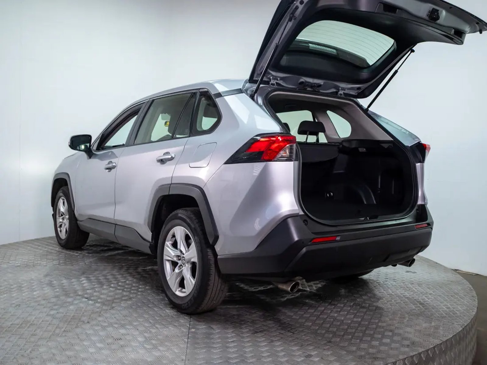 Toyota RAV4 2022 - Imagen 10 de 19