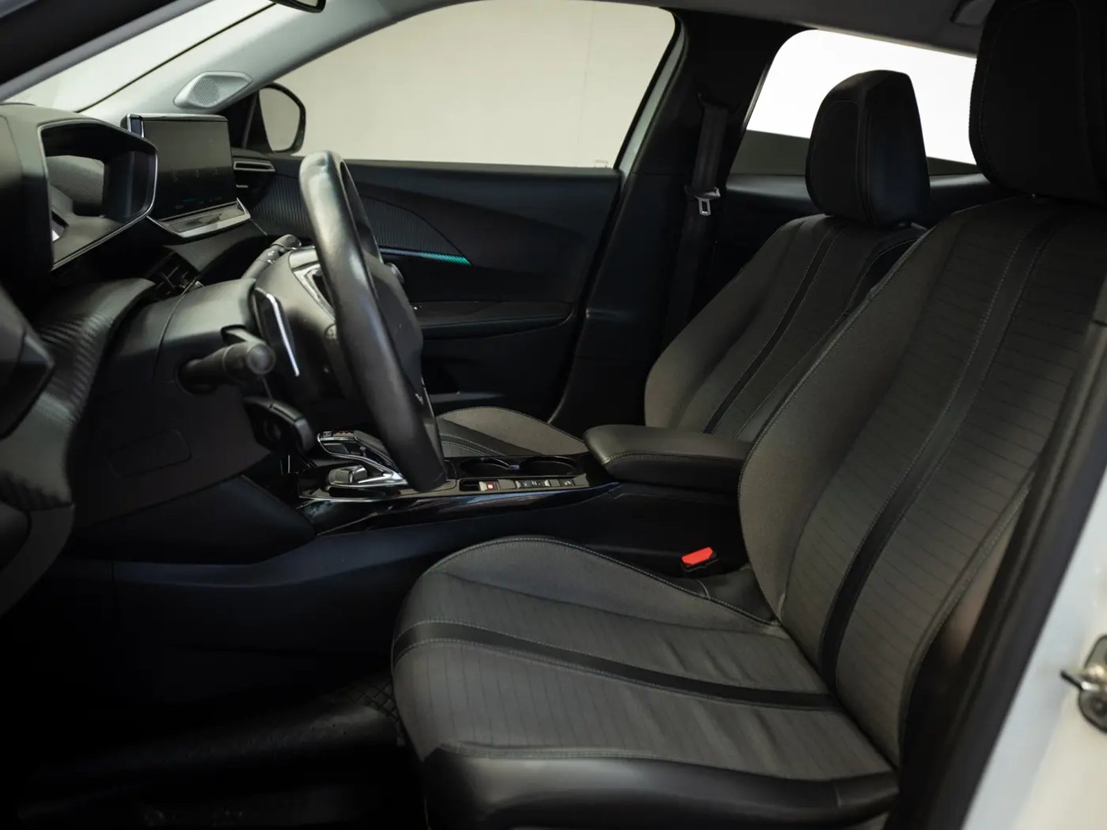 PEUGEOT 2008 2022 - Imagen 11 de 17