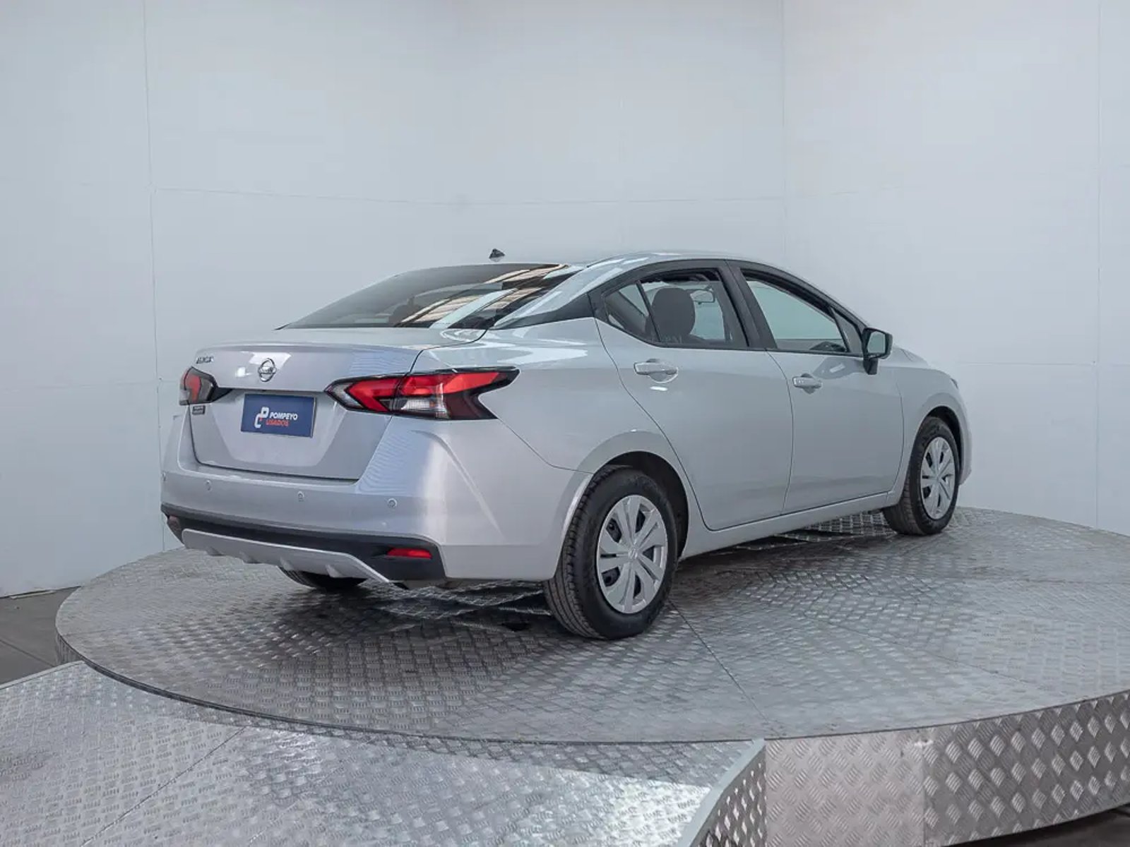 NISSAN VERSA 2023 - Imagen 4 de 15