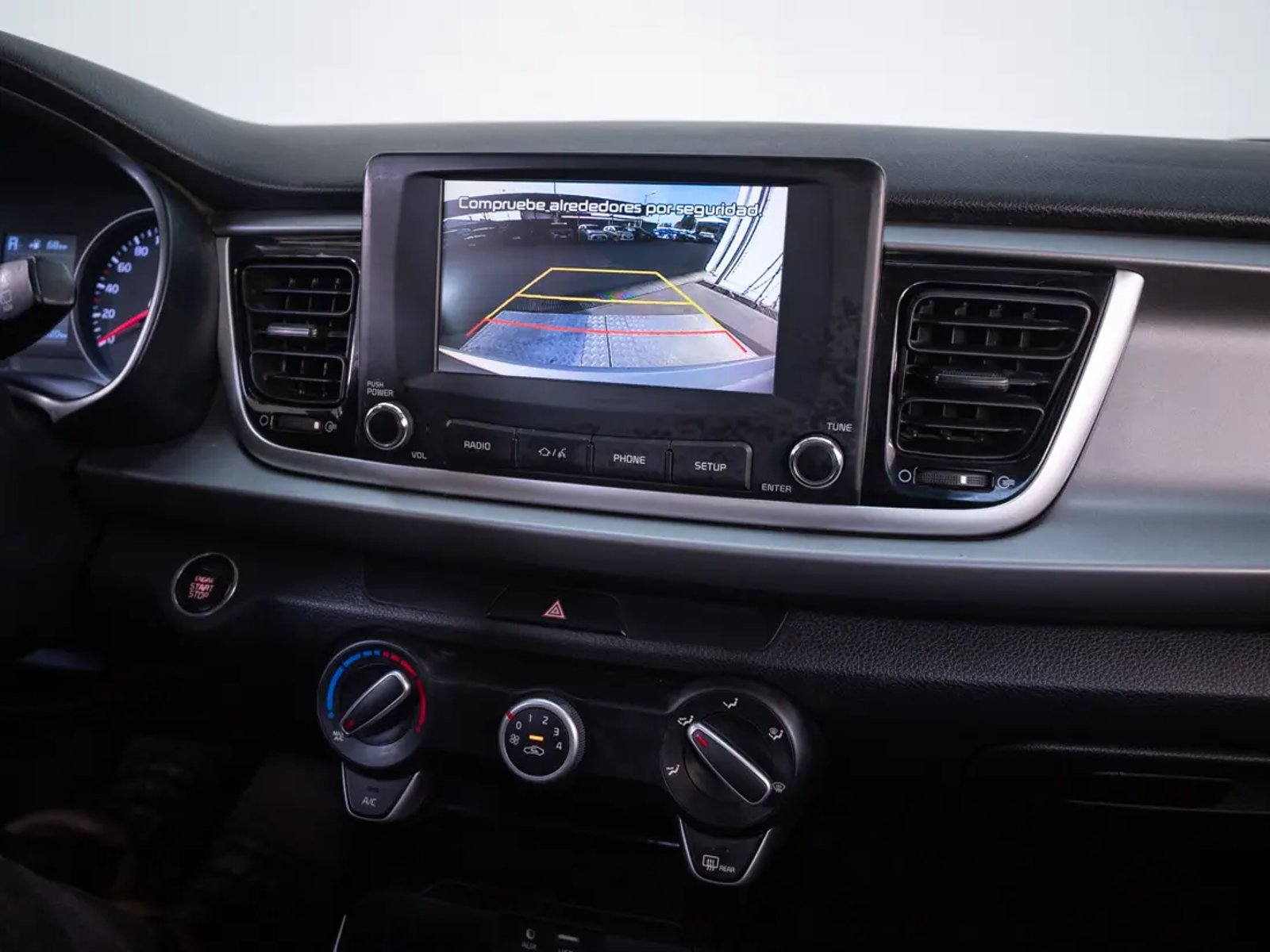 Kia RIO 5 2020 - Imagen 19 de 20