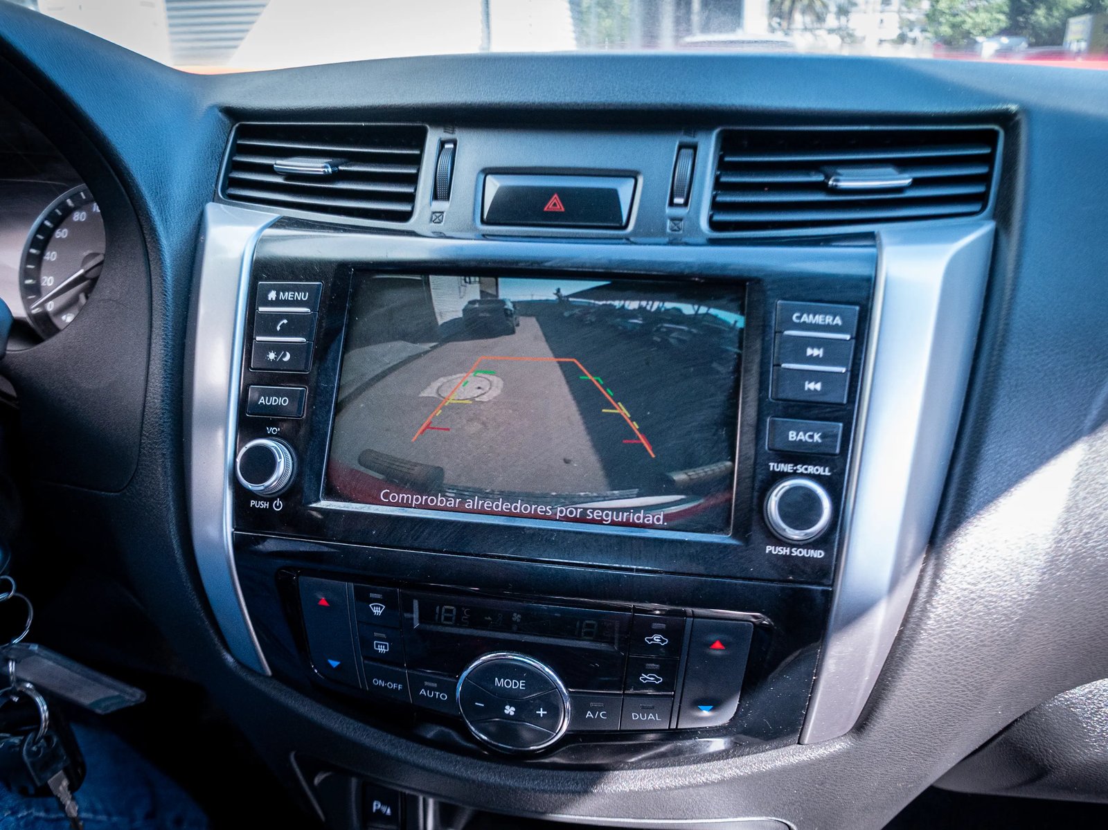 NISSAN NAVARA 2024 - Imagen 15 de 18