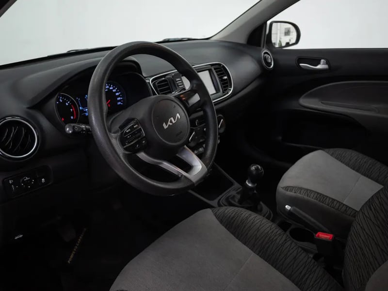 Kia SOLUTO 2024 - Imagen 11 de 20