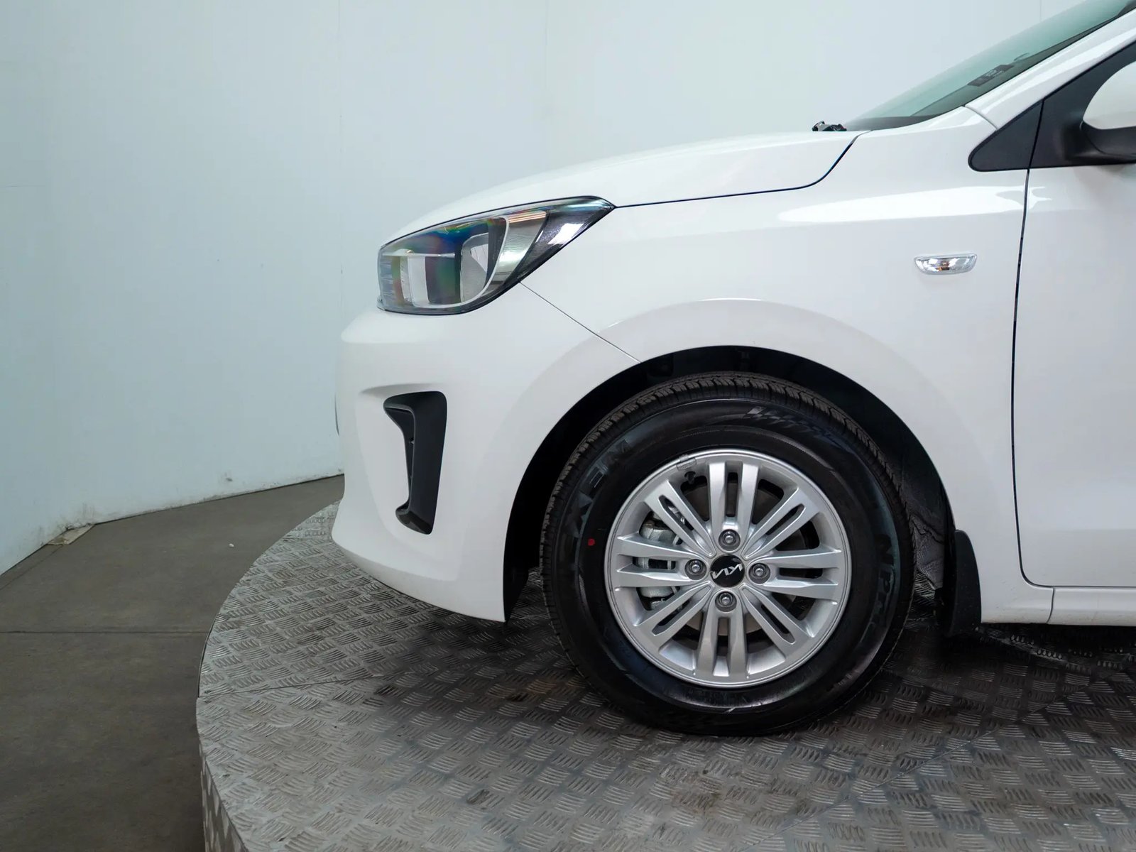 Kia SOLUTO 2026 - Imagen 12 de 19