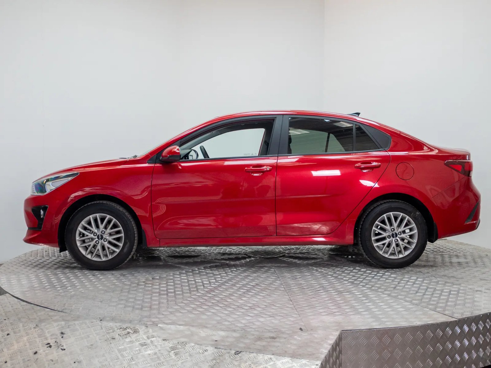 Kia RIO 4 2022 - Foto 4 de 19