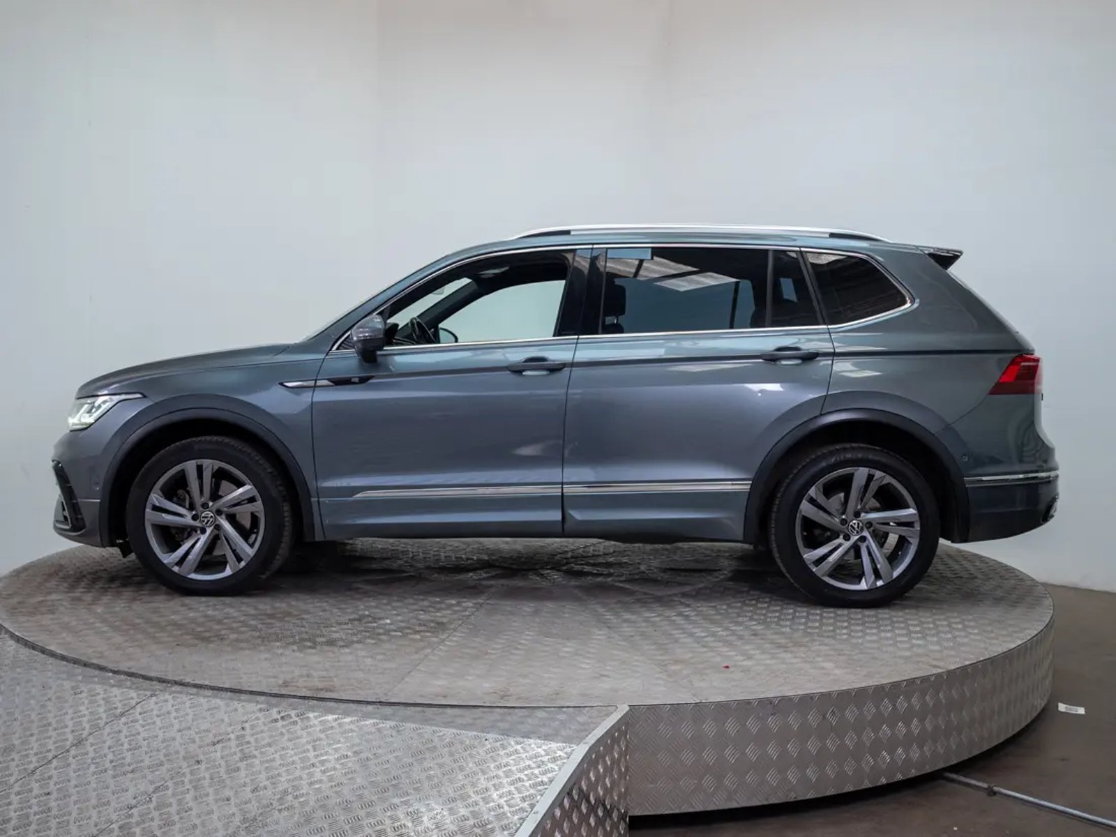 Volkswagen TIGUAN 2023 - Foto 4 de 20