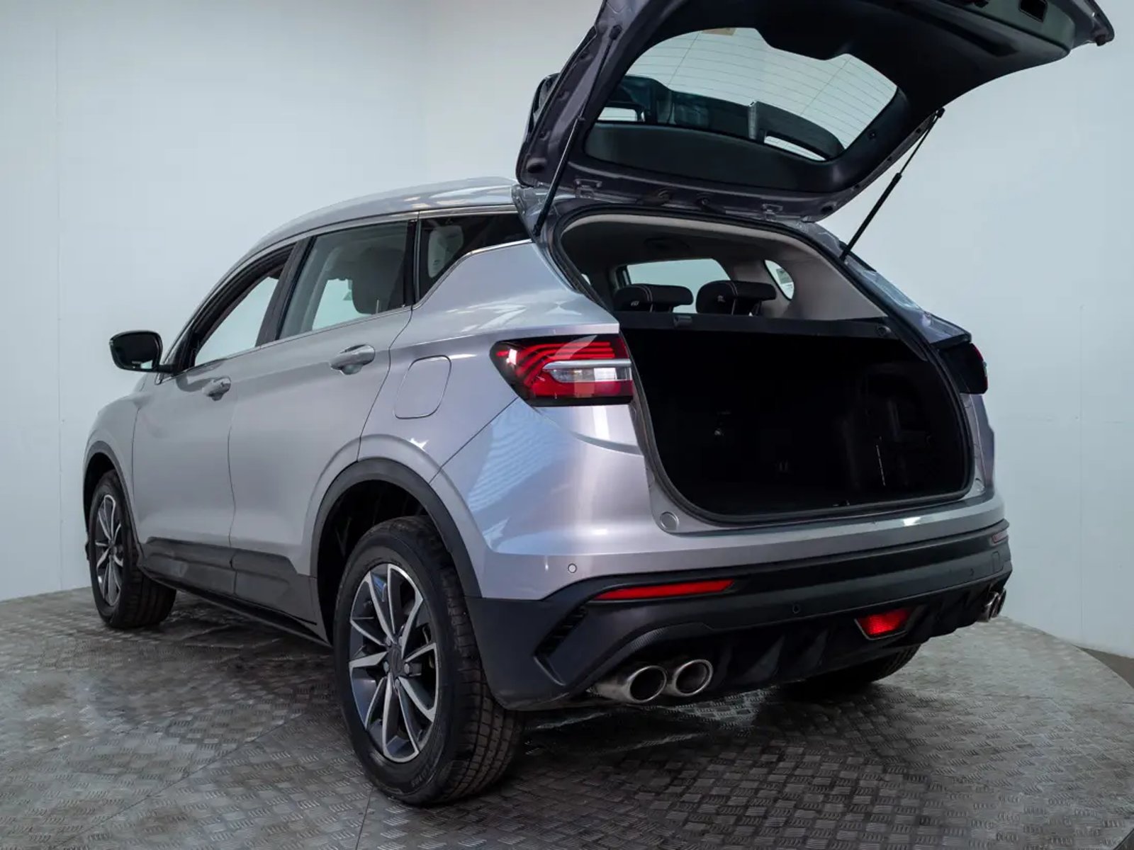 GEELY COOLRAY 2023 - Imagen 12 de 18