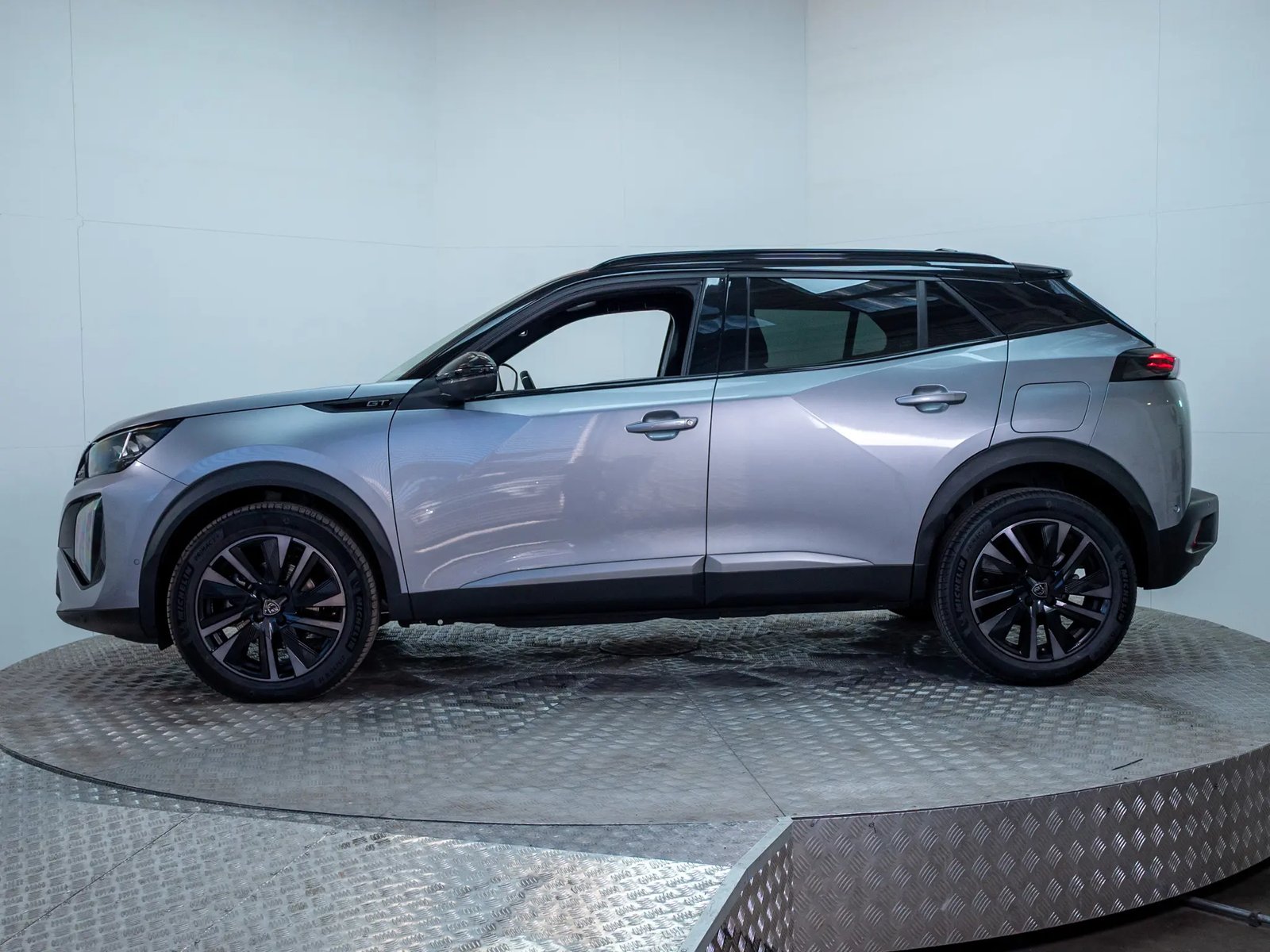 PEUGEOT 2008 2025 - Imagen 4 de 18