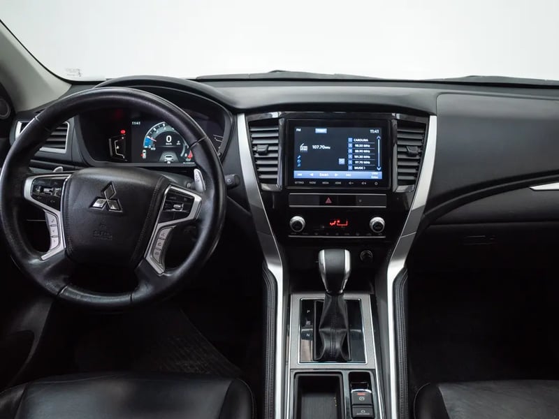 Mitsubishi MONTERO SPORT 2024 - Imagen 16 de 19