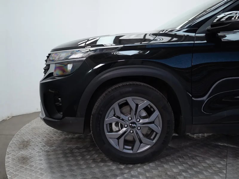 Kia SELTOS 2024 - Imagen 17 de 19