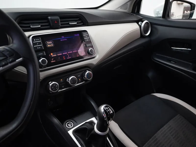 Nissan VERSA 2023 - Imagen 12 de 20