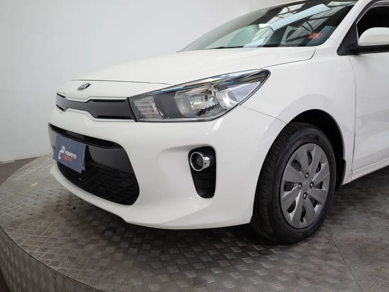 Kia RIO 5 2020 - Imagen 18 de 20