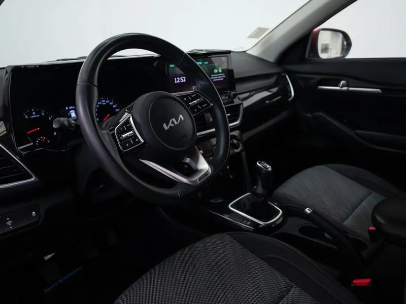 Kia SELTOS 2023 - Imagen 11 de 19