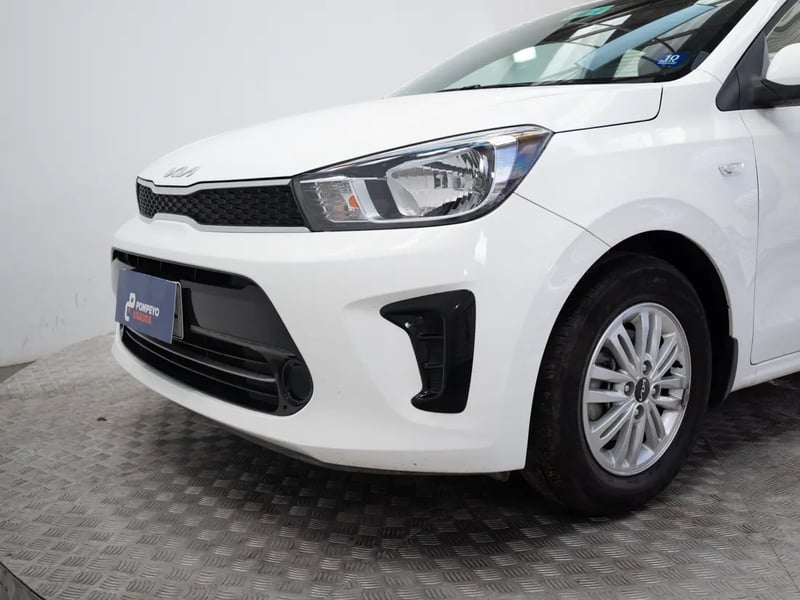 Kia SOLUTO 2024 - Imagen 18 de 20