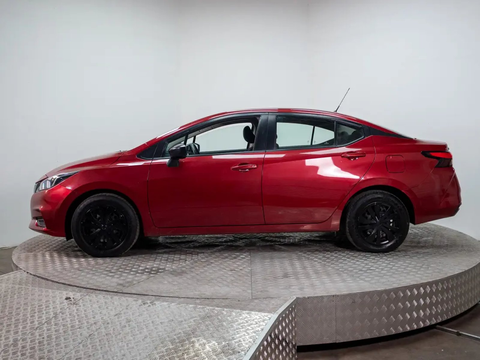 Nissan VERSA 2023 - Foto 4 de 19