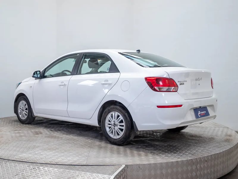 Kia SOLUTO 2024 - Imagen 5 de 20