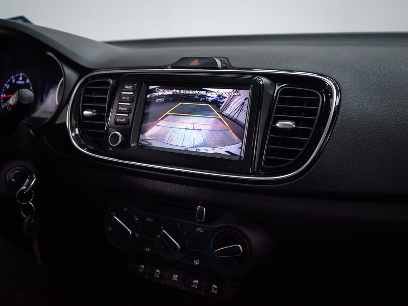 KIA SOLUTO 2023 - Imagen 16 de 18