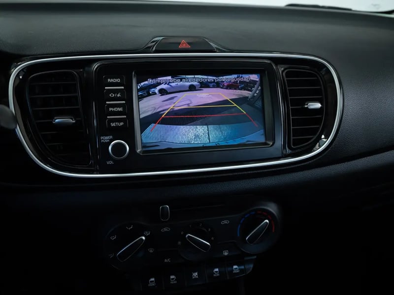 Kia SOLUTO 2024 - Imagen 19 de 20