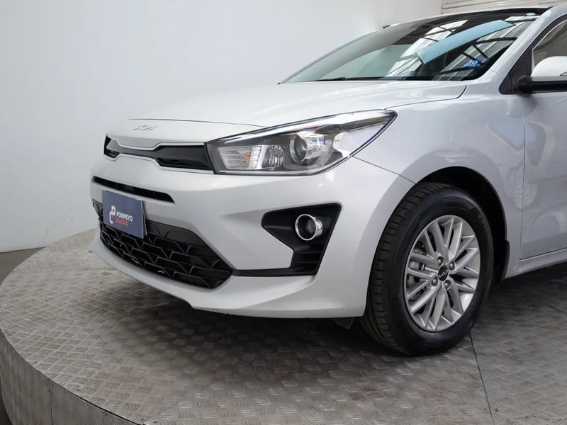 Kia RIO 4 2023 - Imagen 18 de 20