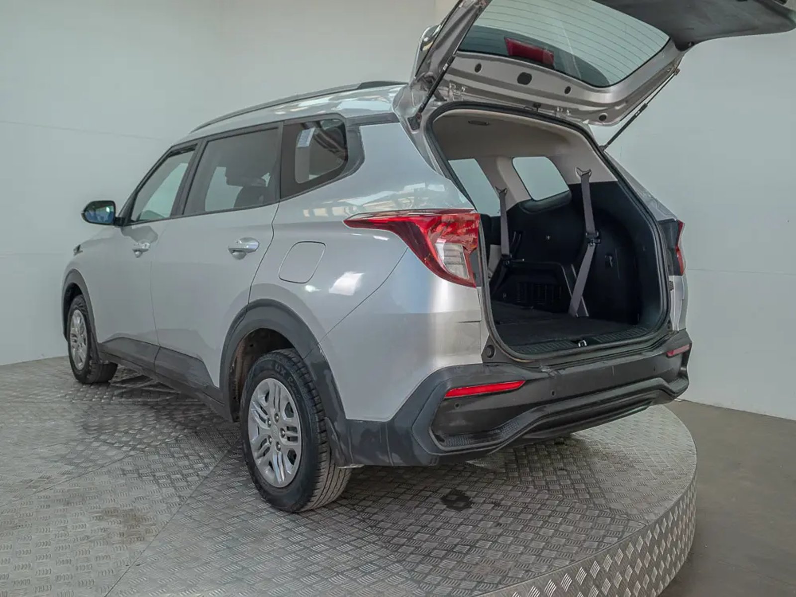 KIA CARENS 2023 - Imagen 10 de 15