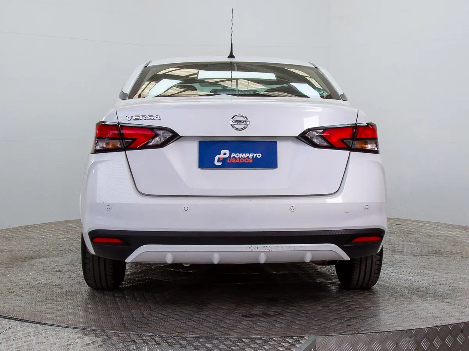 NISSAN VERSA 2023 - Imagen 7 de 17