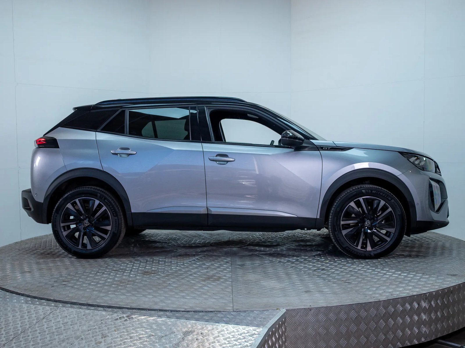 PEUGEOT 2008 2025 - Imagen 8 de 18