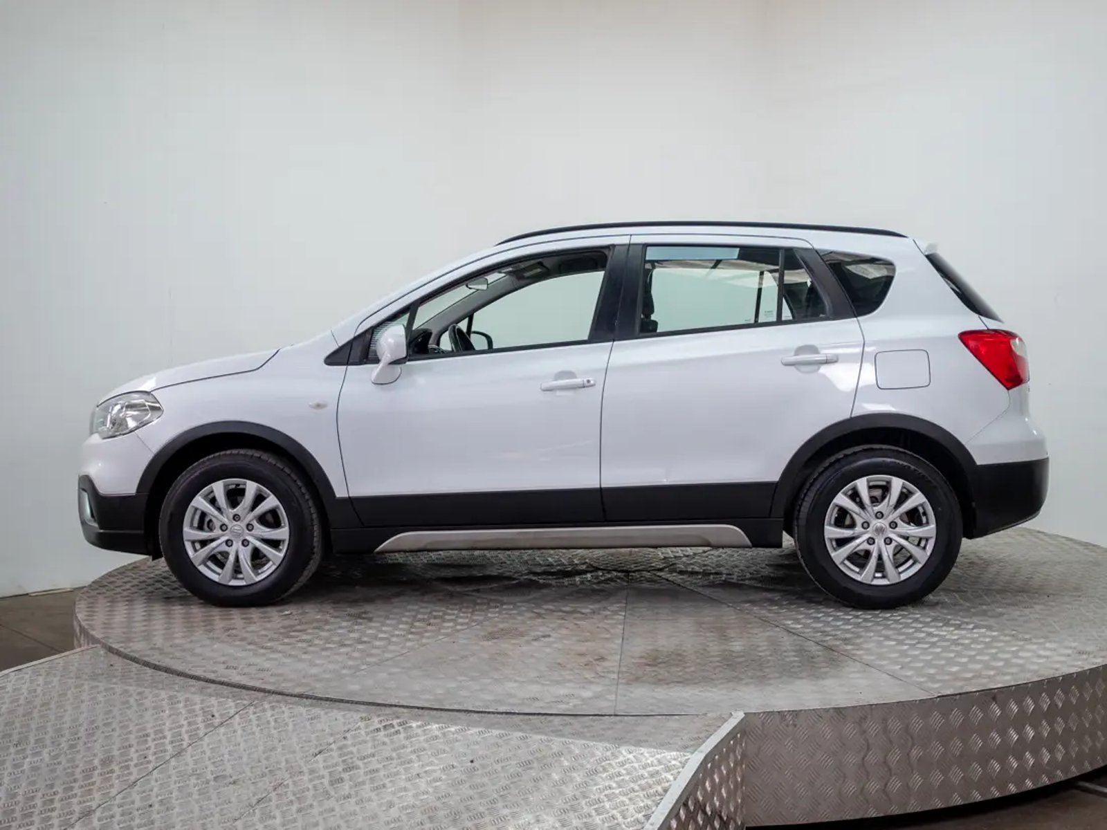 Suzuki SCROSS 2020 - Foto 4 de 19