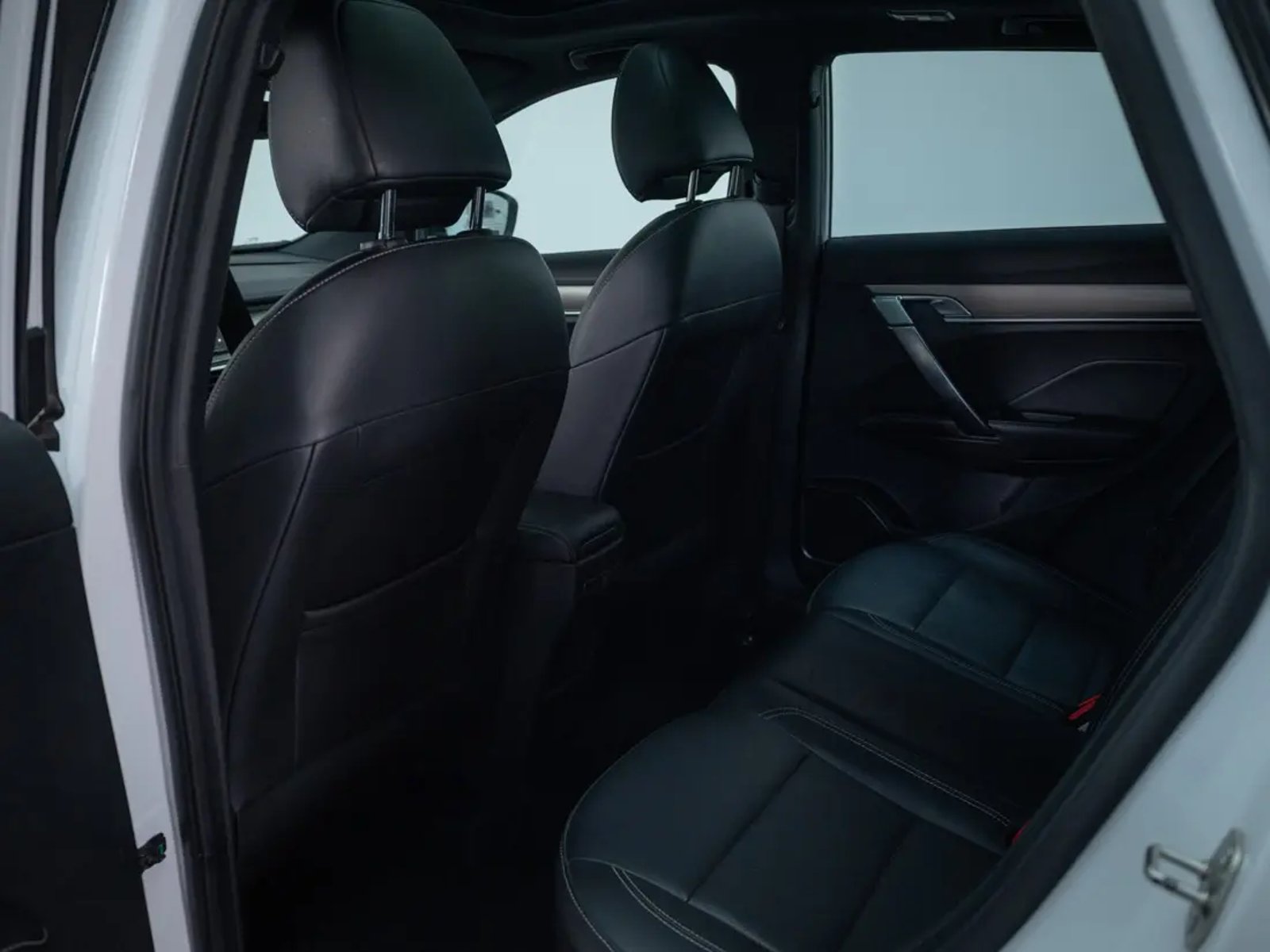 GEELY COOLRAY 2023 - Imagen 16 de 20