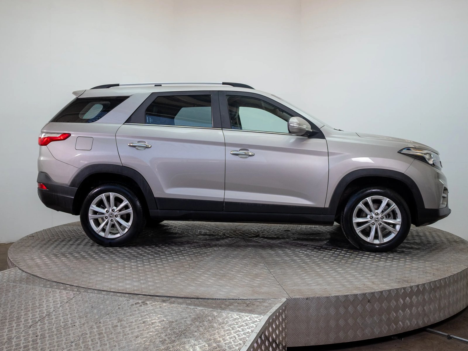 DFSK SUV 560 2023 - Imagen 10 de 15