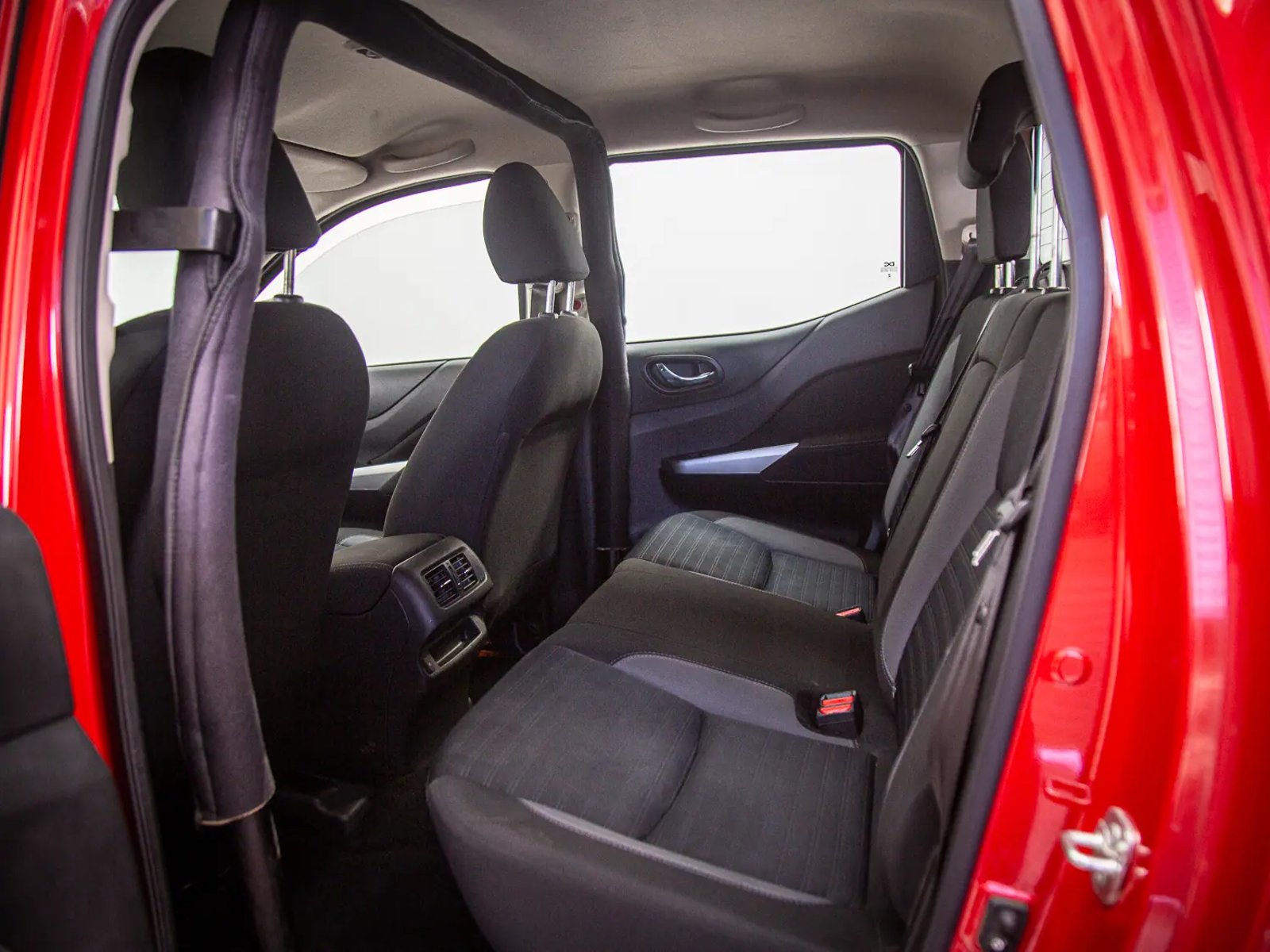 NISSAN NAVARA 2024 - Imagen 14 de 17