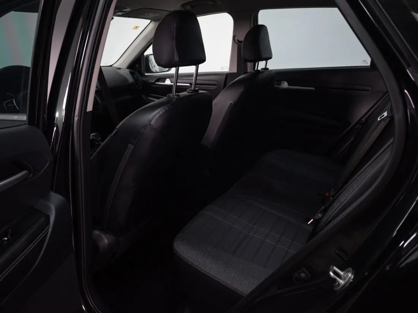 Kia SONET 2024 - Imagen 13 de 19