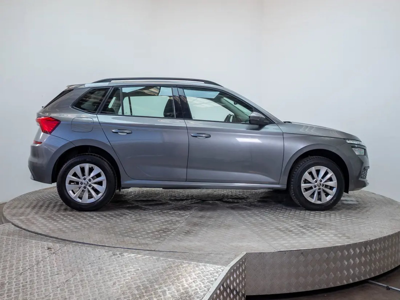 Skoda KAMIQ 2023 - Imagen 8 de 16
