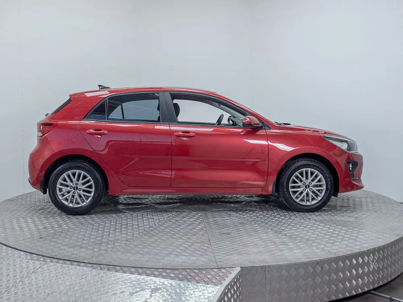 KIA RIO 5 2023 - Imagen 9 de 16