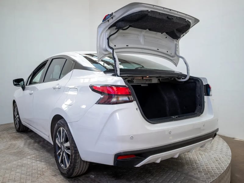 Nissan VERSA 2023 - Imagen 10 de 20