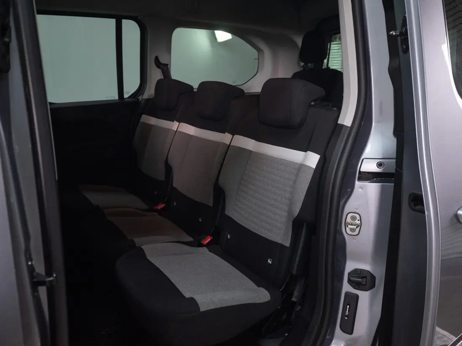CITROËN BERLINGO MULTISPACE 2023 - Imagen 17 de 19