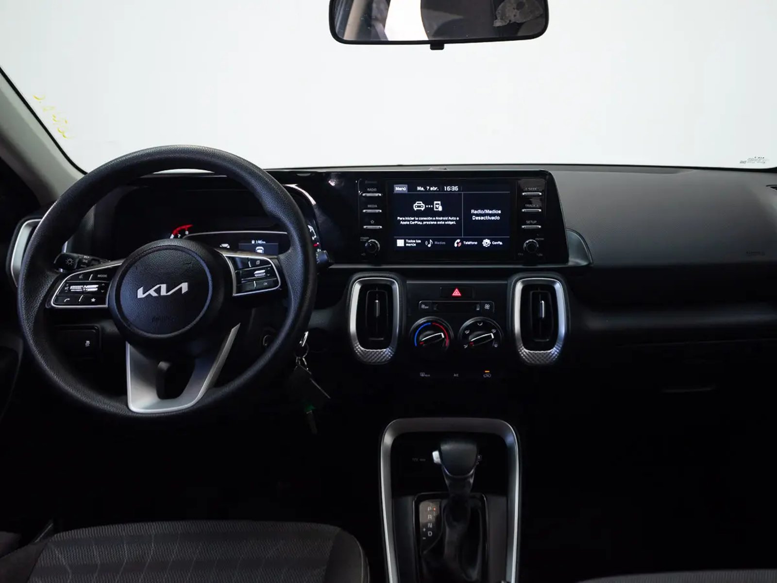 Kia SONET 2024 - Imagen 15 de 19