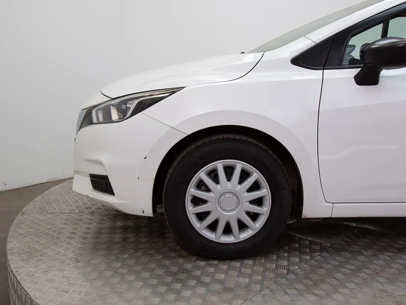 NISSAN VERSA 2023 - Imagen 17 de 17