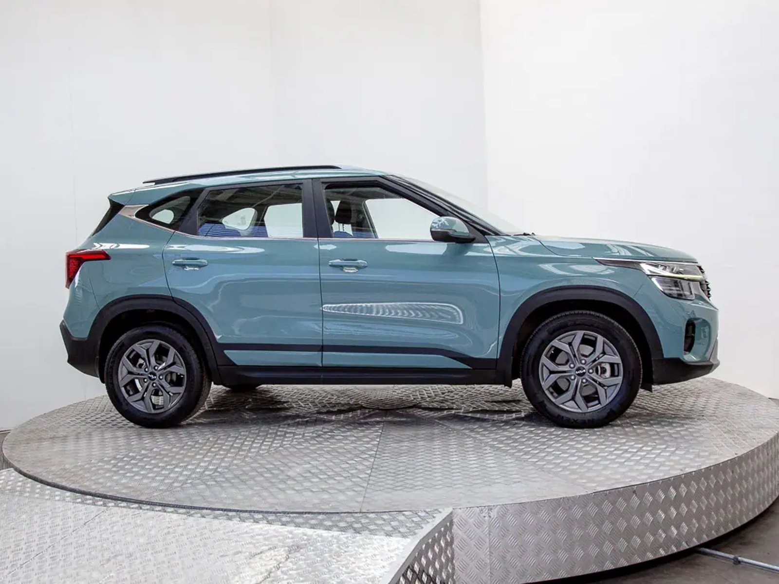 KIA SELTOS 2024 - Imagen 8 de 17