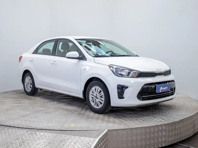 Kia SOLUTO 2024 - Imagen 9 de 20