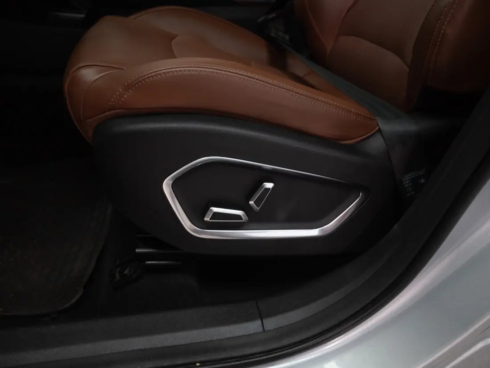 Geely AZKARRA 2024 - Imagen 18 de 20