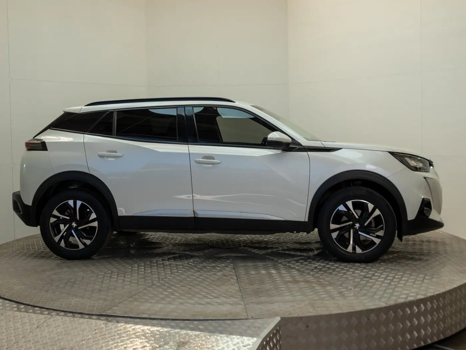 PEUGEOT 2008 2022 - Imagen 9 de 17