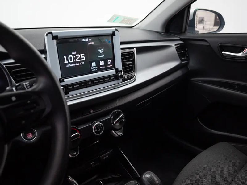 Kia RIO 4 2023 - Imagen 12 de 20