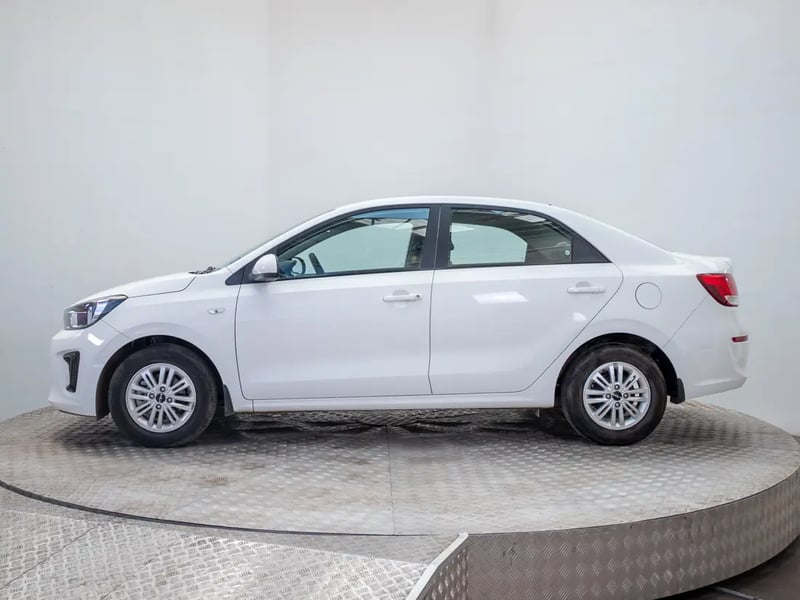 Kia SOLUTO 2024 - Imagen 4 de 20