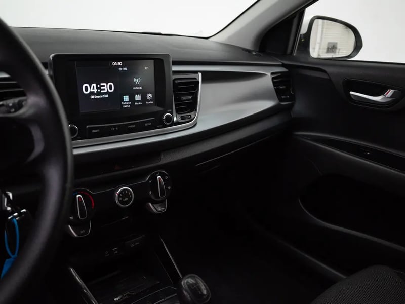 Kia RIO 5 2020 - Imagen 12 de 20