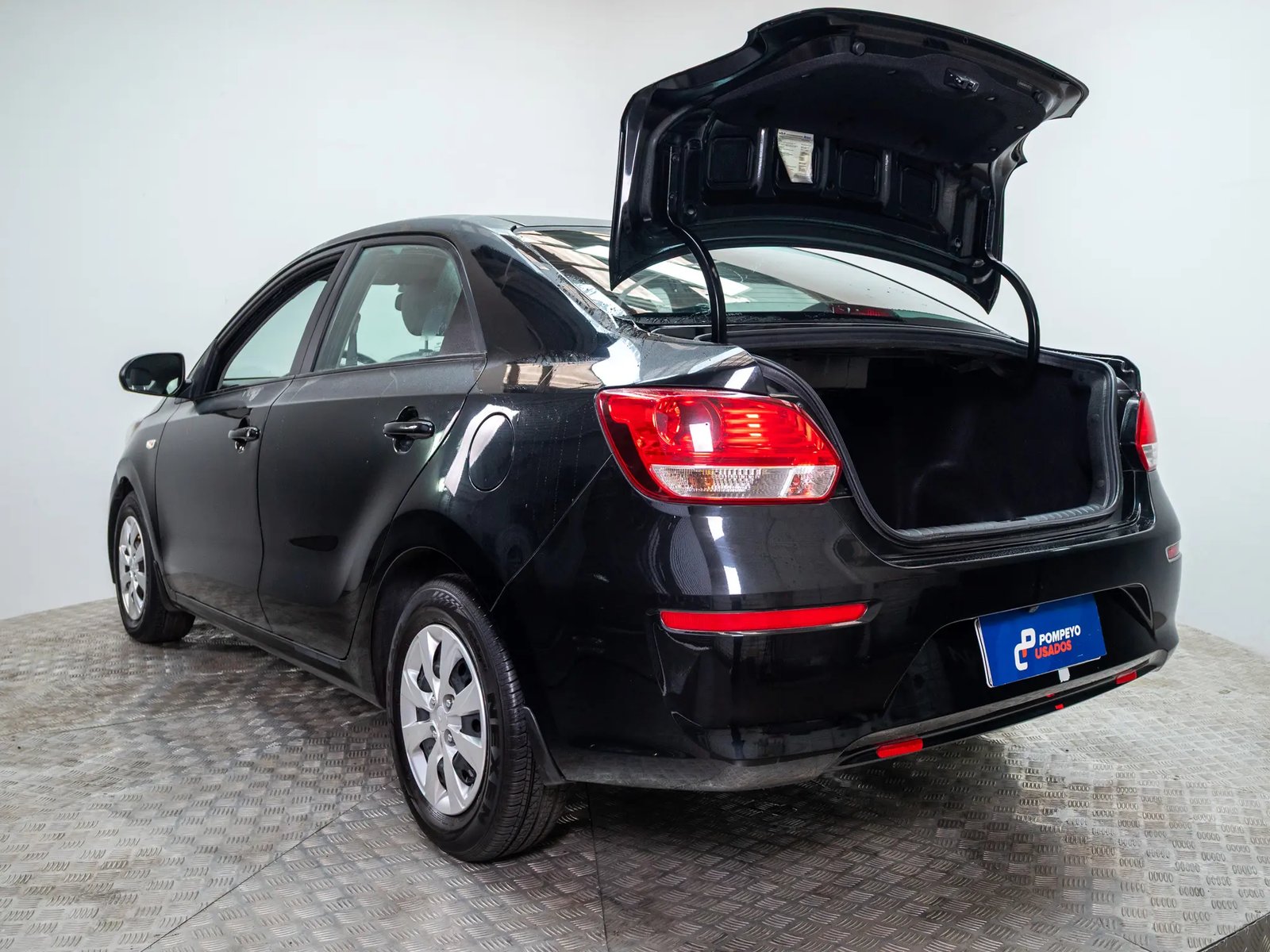 KIA SOLUTO 2023 - Imagen 11 de 17
