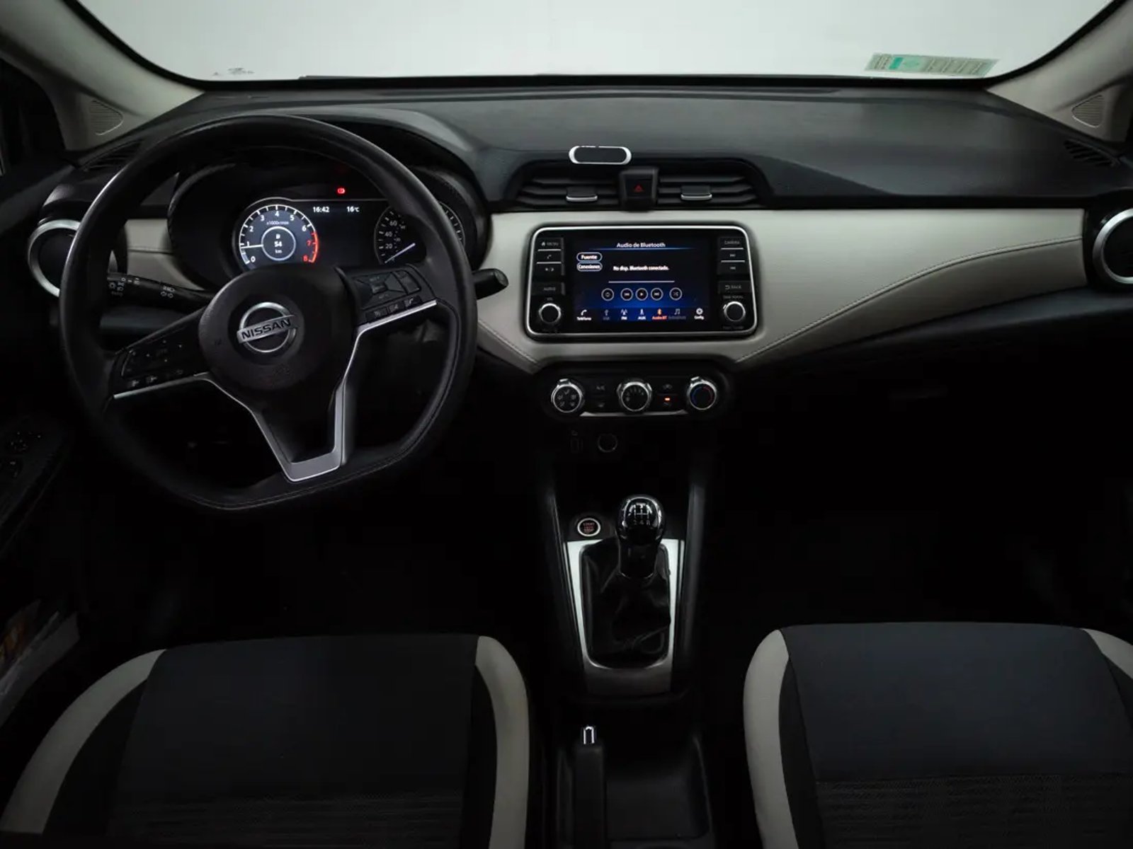 Nissan VERSA 2021 - Imagen 16 de 20